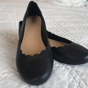 Lauren Conrad Black scalloped flats size 9
